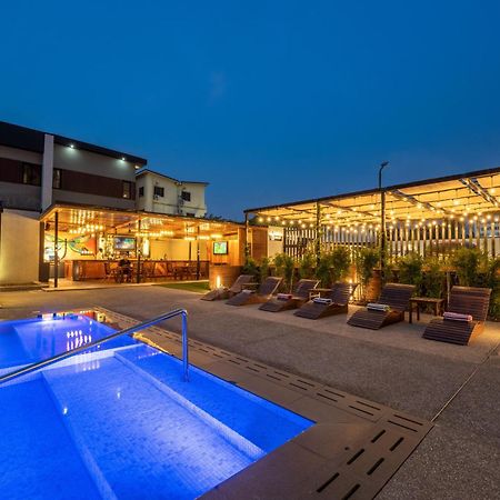 Eden Gardens Hotel Accra Bagian luar foto