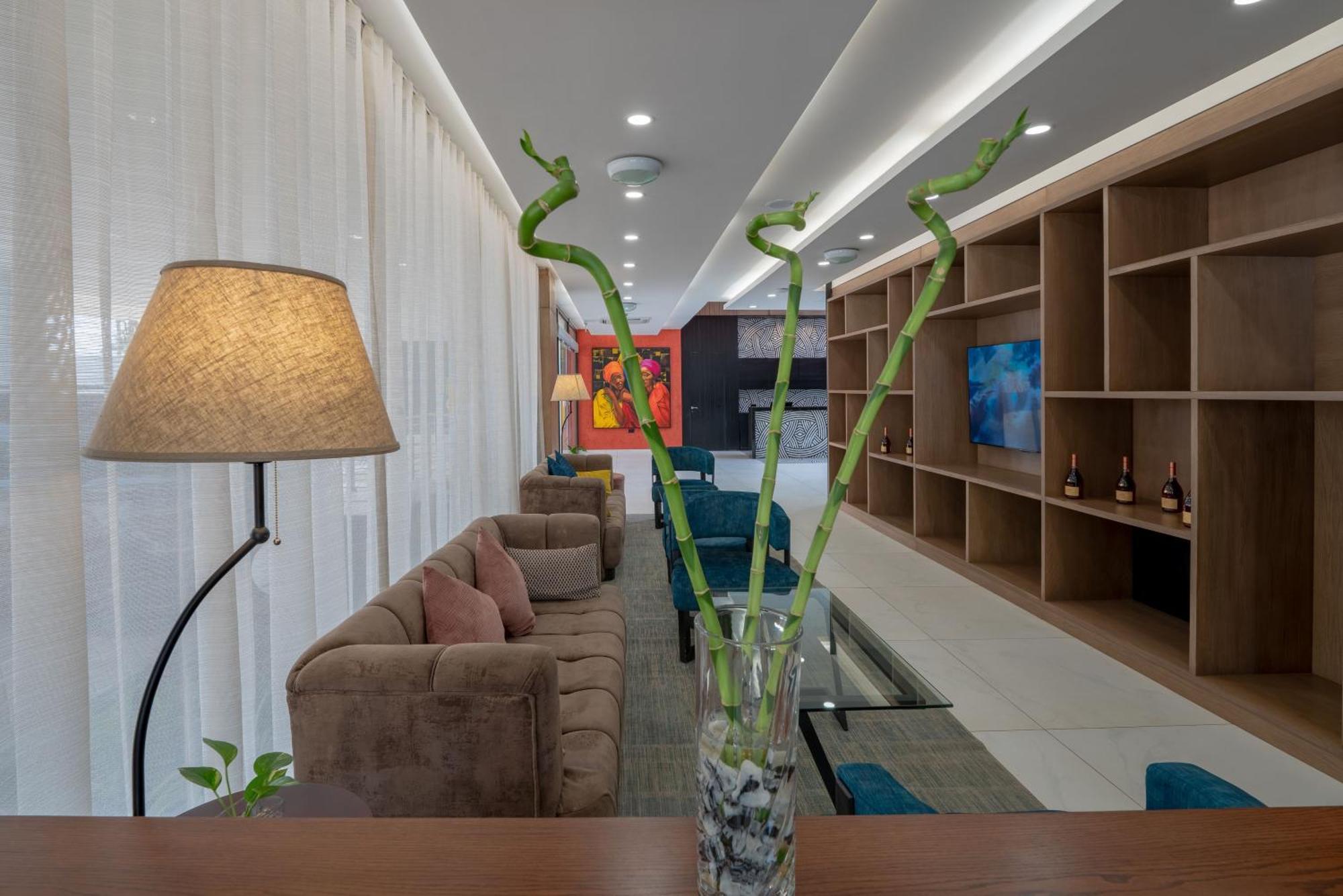 Eden Gardens Hotel Accra Bagian luar foto